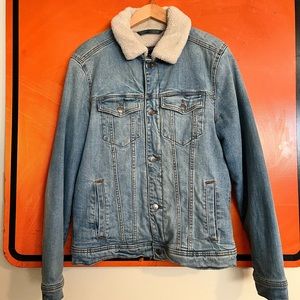 Hollister Men’s Sherpa Lined Denim Trucker Jacket